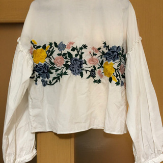 【引取先確定済】ZARA 刺繍シャツの画像