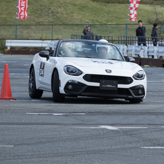 自動車イベント運営スタッフ募集　【2日間で3万円也】