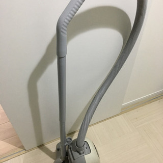 【受け渡し者決定】【中古】掃除機 SANYO SC-SD27 紙パック10個付きの画像