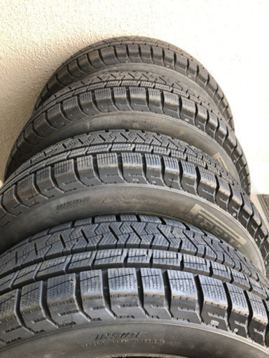 美品 スタッドレスタイヤ アルミホイール 4本        195/65r15