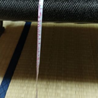 低い回転椅子の画像