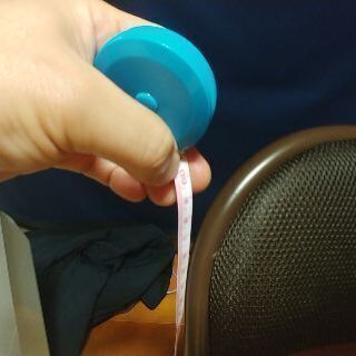 低い回転椅子の画像