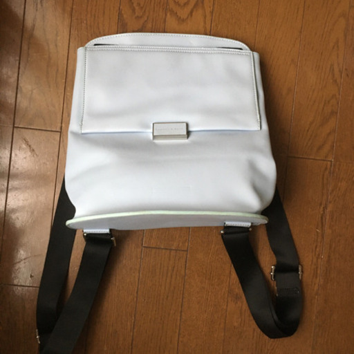 チャールズアンドキース　リュック