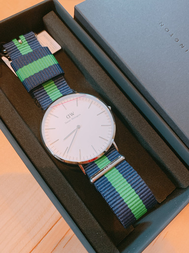 新品箱付き！ダニエルウェリントン 腕時計 0205DW