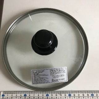フライパン20センチ.フタあげます。