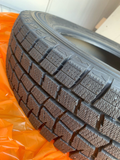 値下げ！激安　ダンロップ 165/70R14 スタッドレスタイヤ ワンシーズンのみ使用