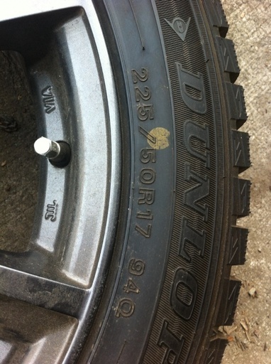 225/50r17スタッドレスタイヤホイール4本