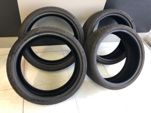 215/35R19 サマータイヤ