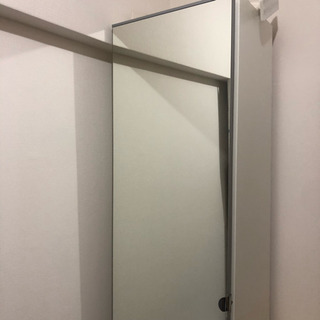 ★お取引中 IKEA おしゃれ 掃除用具入れ 【送料ご負担頂ければ郵送も可能】の画像