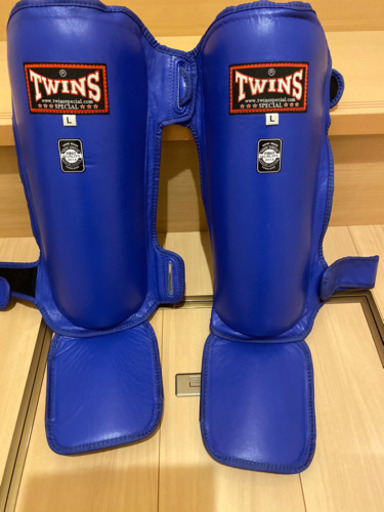 正規 TWINS 本格キックボクシングレガース本革製