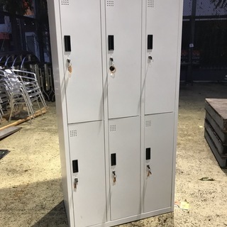 中古美品　ロッカー　鍵つき　6人用