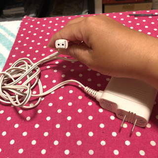 携帯充電器(docomo)2枚目の写真はdocomoのガラケー充電器？の画像