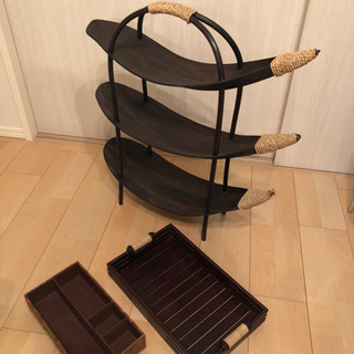 【交渉中】バリ風 インテリア 棚？と小物ケース、トレーセットの画像