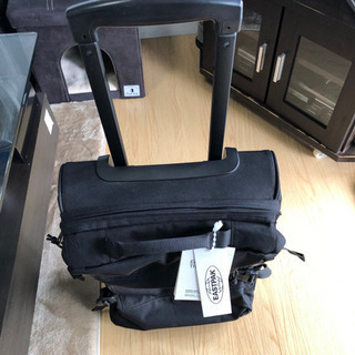 EASTPAKスーツケースの画像