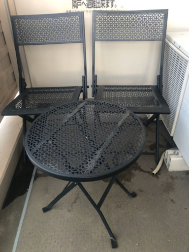 【値下げしました】ガーデンファニチャー  テーブル＆チェアセット