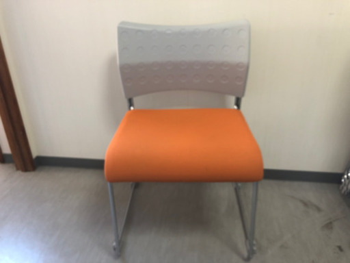 スタッキングチェアー　16脚セット