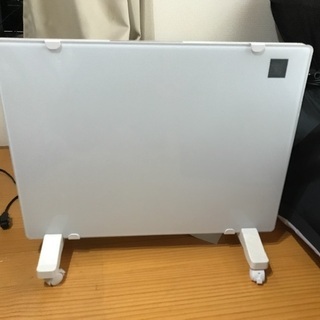 ニトリ ガラスパネルヒーター 無料