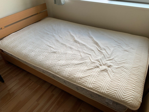 値下げセミダブルベッドセット　フレーム、マットレス 、ベッド用敷布団