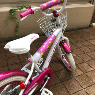 子供用の自転車の画像