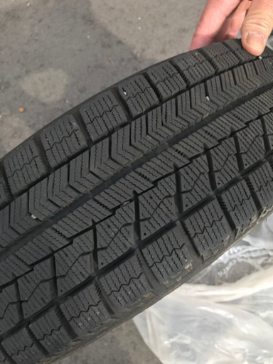 ワンシーズンしか履いてないスタッドレスタイヤ