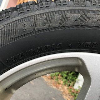 ワンシーズンしか履いてないスタッドレスタイヤ