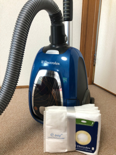 【パワー】掃除機 Electrolux EET530CB