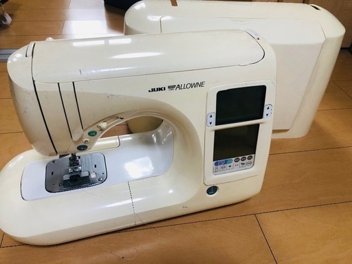 JUKI ALLOWNEミシン　刺繍機能付き