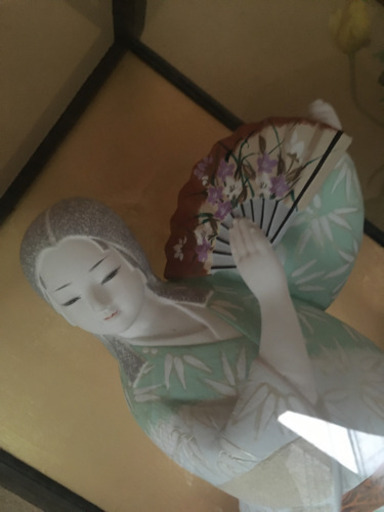 【大幅値下受付中】美人博多(?)人形（ガラスケース入り）