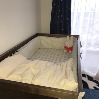 ベビーベッド　Sparrow Crib　（マットレス付）