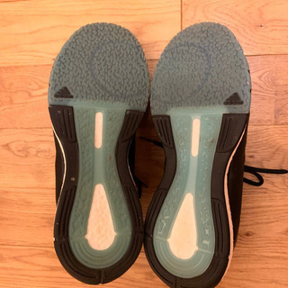 値下げしました。　アディダス　バレーボールシューズ　クレイジーフライト X MIDの画像