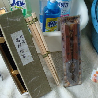 ☆★ 台所用品　いろいろ　まとめて　洗いかごなど　箸は新品です。無料の画像