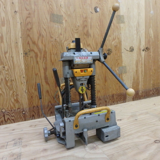 マキタ 電動手動カクノミ 7303 角のみ 100V 角ノミ ドリル 穴あけ 大工道具 電動工具 DIY 中古品 宮城