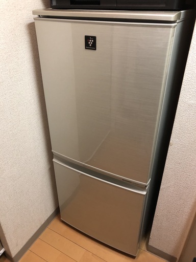 【受渡決定済】冷蔵庫 シャープ SHARP (SJ-PD14X-N・単身向・137L・プラズマクラスター・左右つけかえドア・2ドア)
