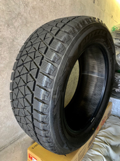 美品 ブリヂストン スタッドレスタイヤ 4本セット BLIZZAK(ブリザック) 255/55R18