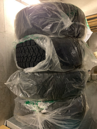 美品 ブリヂストン スタッドレスタイヤ 4本セット BLIZZAK(ブリザック) 255/55R18