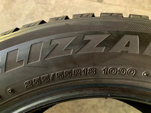 美品 ブリヂストン スタッドレスタイヤ 4本セット BLIZZAK(ブリザック) 255/55R18