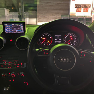 Audi A1 人気の赤！車検R3/2まで！各種コーディング実施！の画像