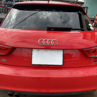 Audi A1 人気の赤！車検R3/2まで！各種コーディング実施！の画像