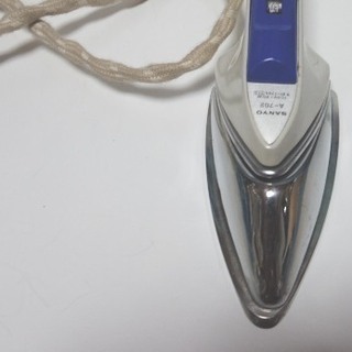 ※昭和レトロ家電※　SANYO　電気 裁縫コテ　A-702　サンヨー（ケース付き）の画像
