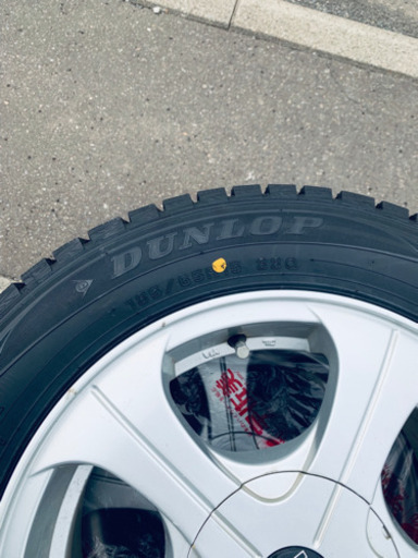 【大幅値下げ！】ダンロップ  スタッドレスタイヤ  185/65R15  4本セット (ホイール付き)