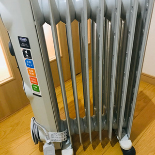 デロンギ　オイルヒーター HJ0812の画像