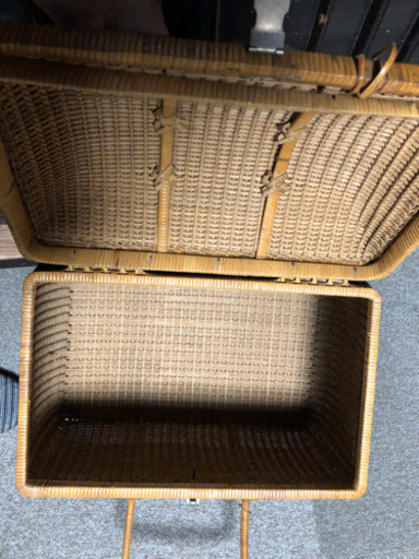 レトロな籐バッグ