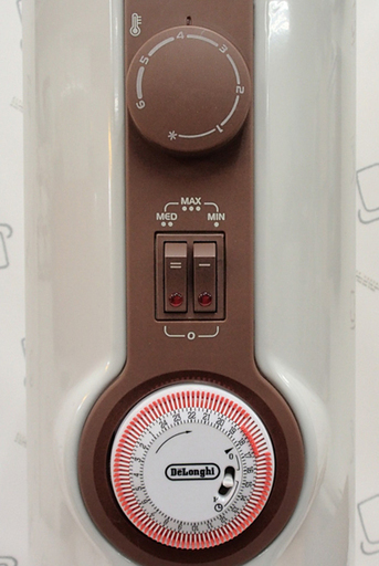 ♪DeLonghi/デロンギ オイルヒーター JR0812-BR 24時間タイマー 札幌♪