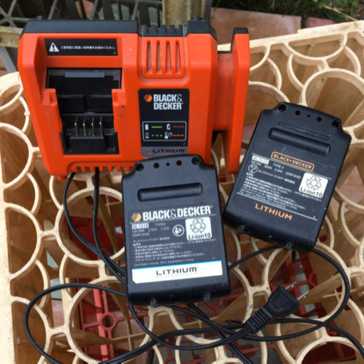 値下げです❗️ 18v リチウムバッテリーと充電器
