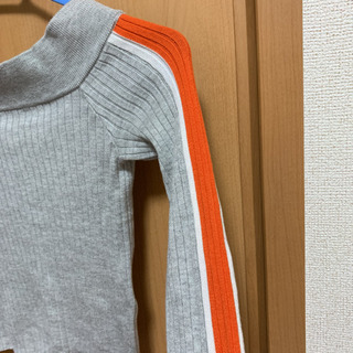 サイドライントップスの画像