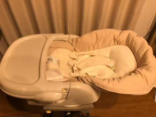 受け渡し予定者済　コンビ　ハイローチェア　電動