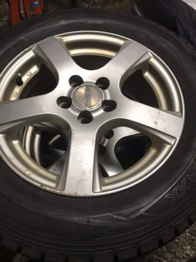 シーズン先取り　スタッドレス　ホイール組15インチ