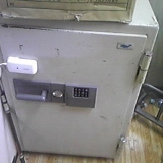 遺品片付け　 耐火金庫回収　鍵無し開けます　　 − 埼玉県