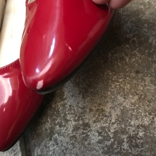 赤いシューズの画像