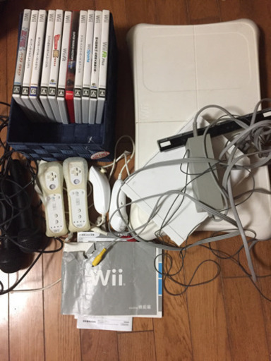 Wii本体 ソフト11本 リモコン バランスボードなど
